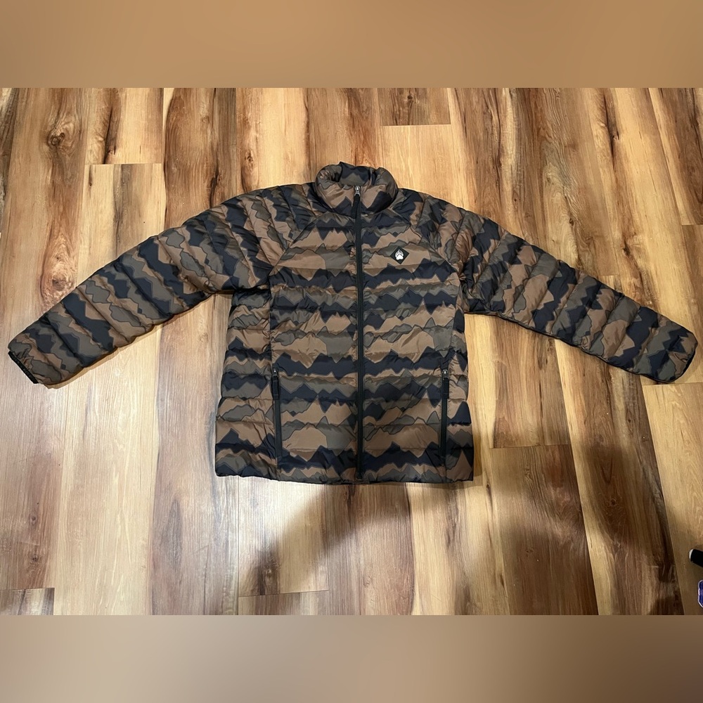 Duluth Trading Company Alaskan Hardgear Men's Medium Camo Puffer Jacket